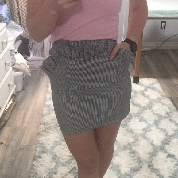 🩷3 for $20🩷 H&M Checkered skirt with pockets - Picture 10 of 10